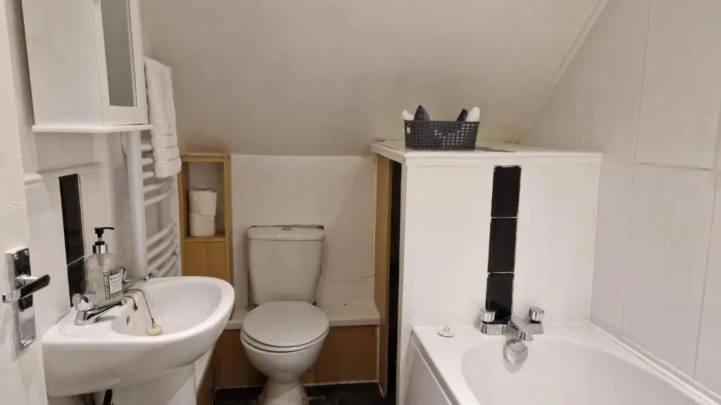 Cosy 1 Bed Apt in Lincoln With Amenities & Parking,