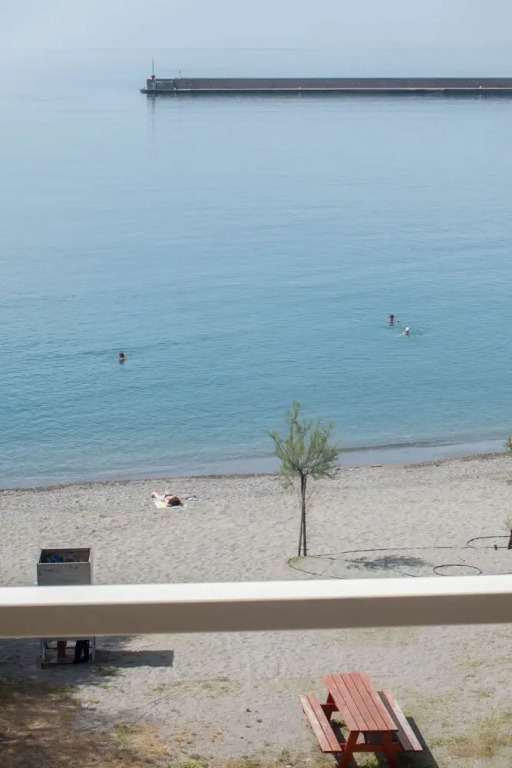 Seafront Apartment Grace