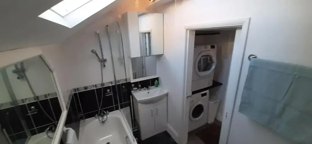 Grimsby-Cleethorpes Sleeps 7