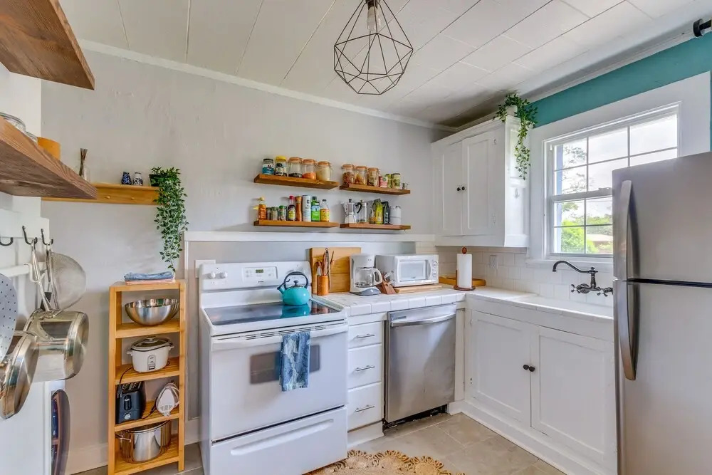 Deck & Grill: Downtown Pensacola Vacation Rental