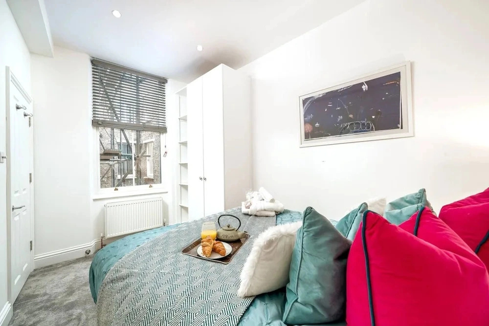 Earl s Court Chelsea 1BR Elegant Stay Tube