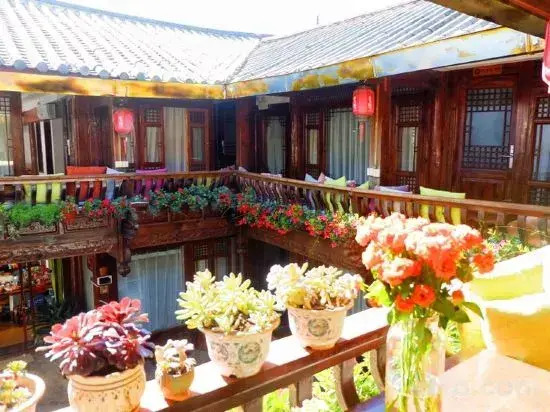 Floral Hotel·Yunjing Zhinan Hotel(Dayan Gucheng dashuiche store)