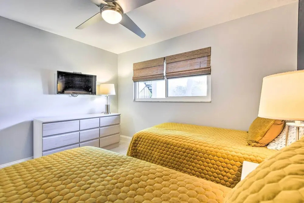 Walk to Beach: Condo w/ Pool & Patio In Sarasota!