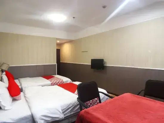 Chongqing Lushan Junwei Business Hotel