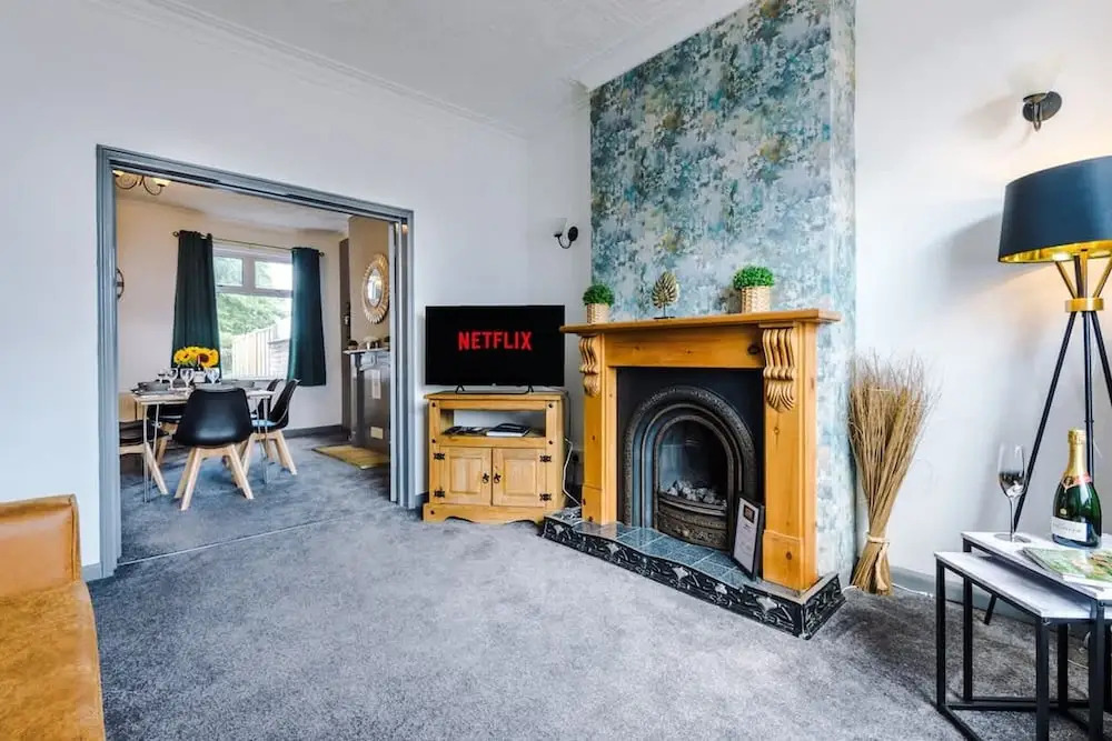 Perfect for Business Large Groups Sleeps 8