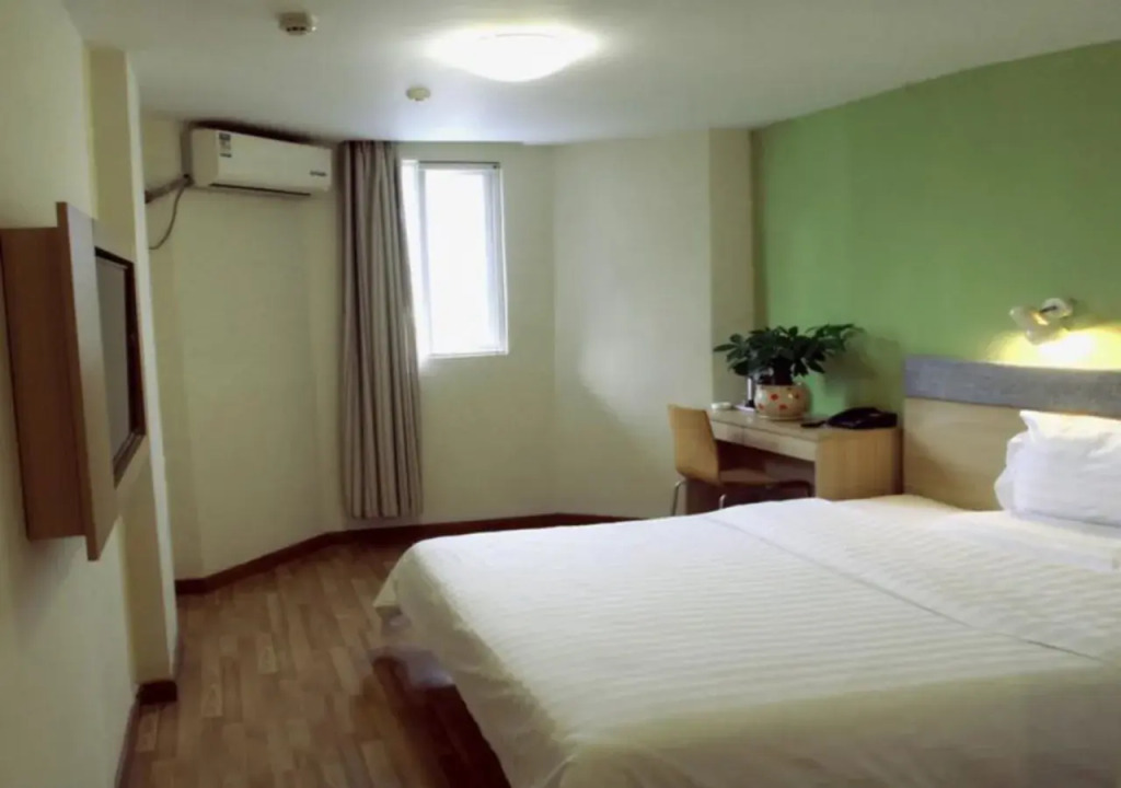 7 Days Premium Shenzhen Luohu Dongmen Branch