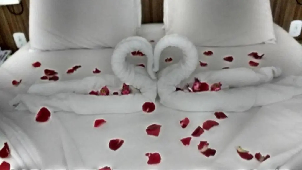 Lacqua diroma Caldas Novas - Piscinas 24 horas - Apartamentos com Roupa de Cama e banho - Caldas Tur