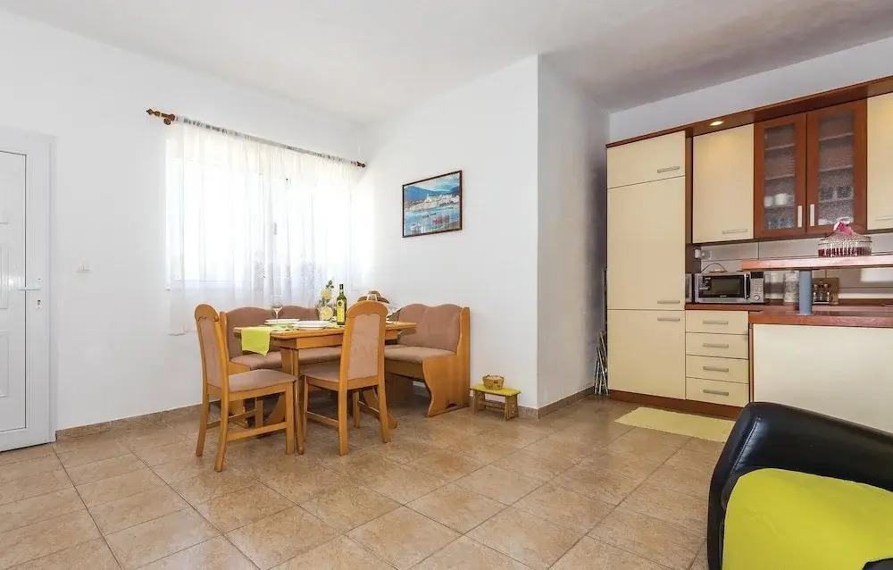 Stunning Home in Tribunj With Wifi and 4 Bedrooms