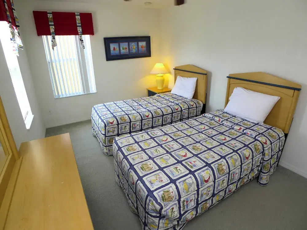 4 Bed Pool Home 253