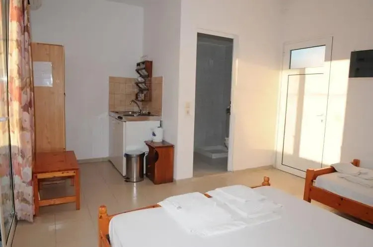 Chrysanthi Studios & Apartments