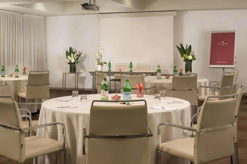 Отель NH Collection Milano Touring