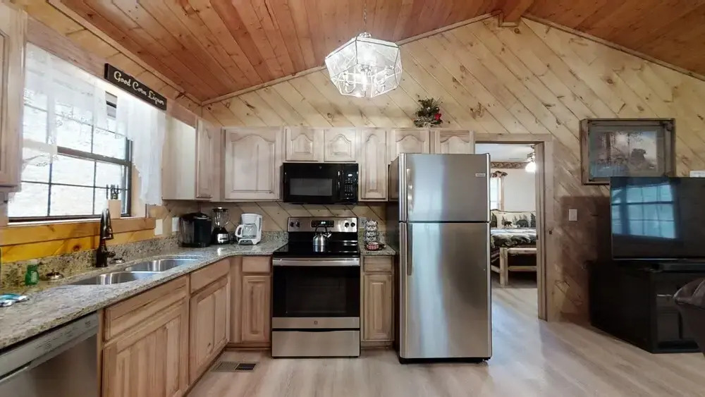 Little Mountain Hideaway 2 Bedroom Cabin by Redawning