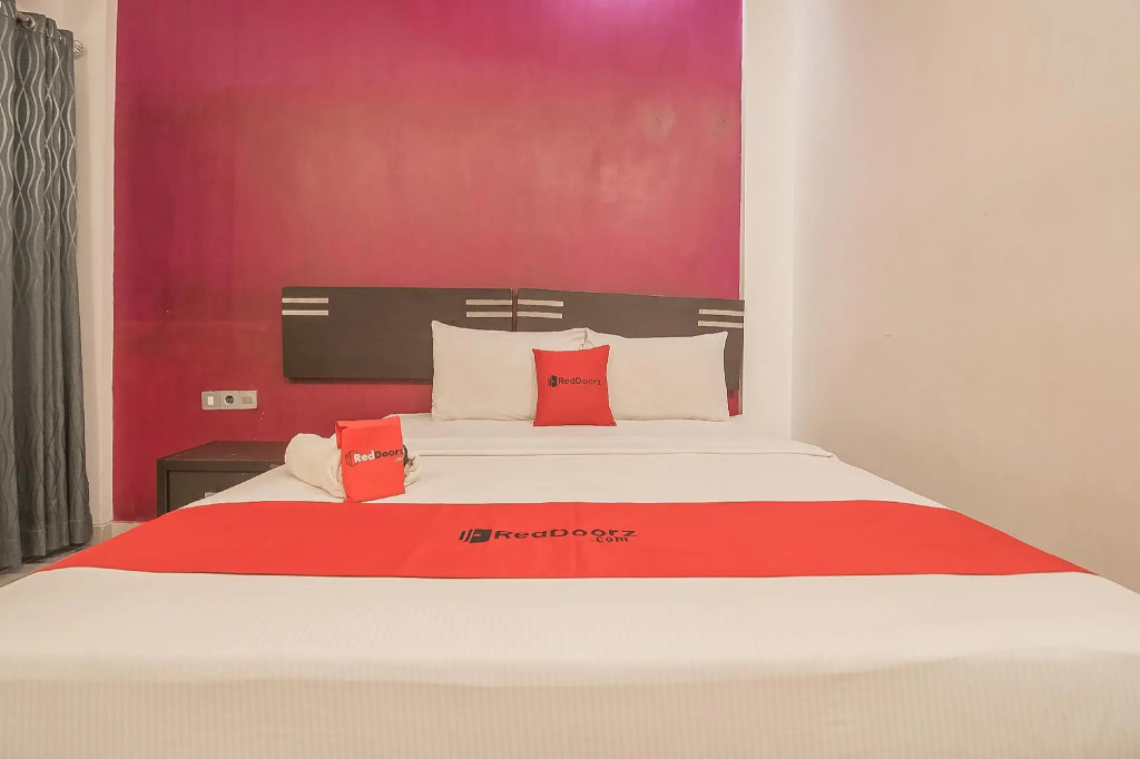 RedDoorz Plus near Undip Pleburan