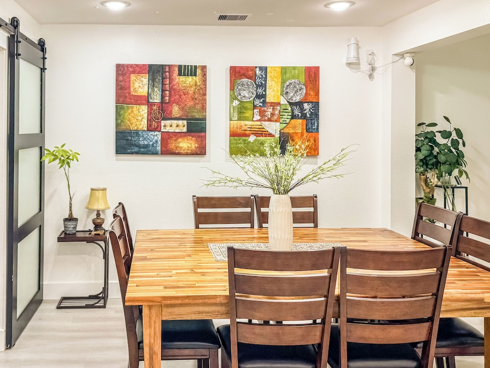 The Houston Oasis - Urban Luxury
