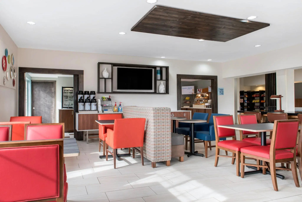 Holiday Inn Express & Suites Harrison by IHG