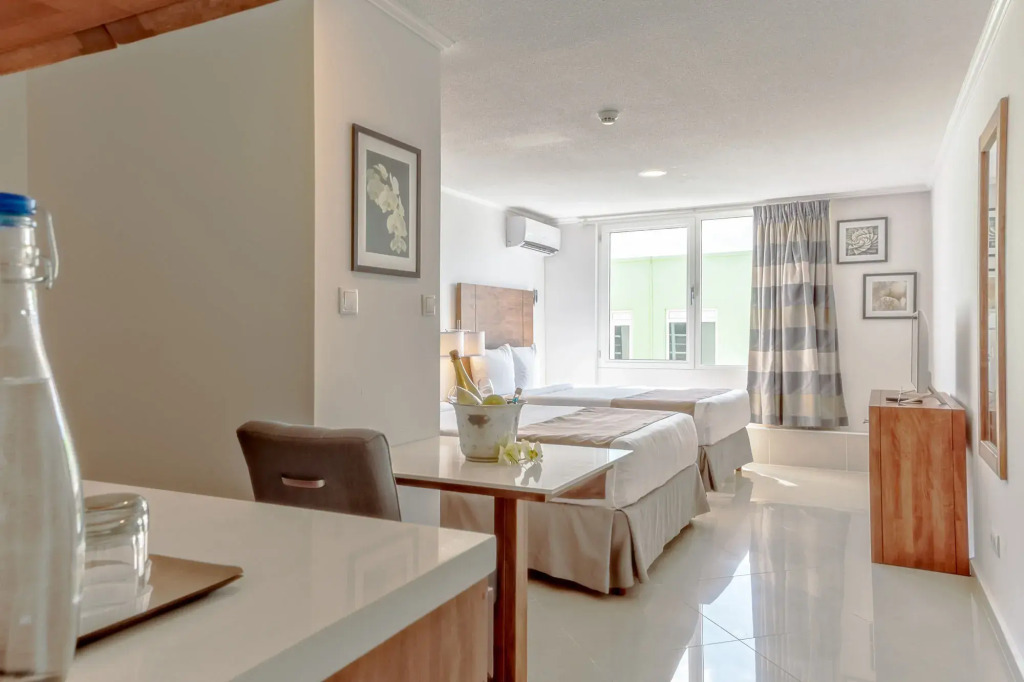 Majestic City Suites & Beach Hotel