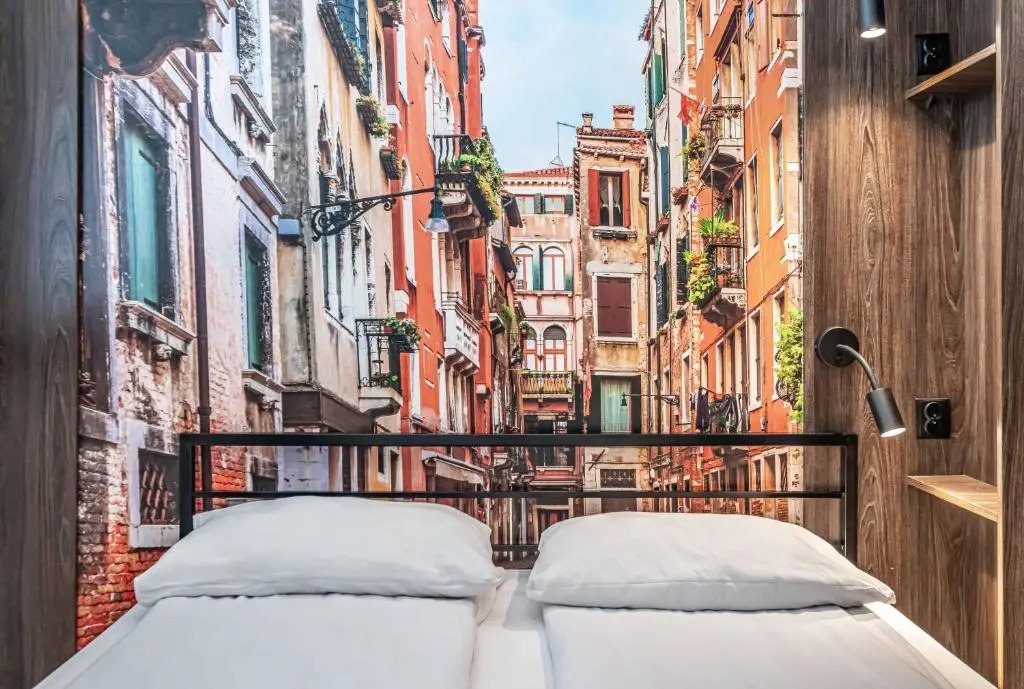 Vola Hostel