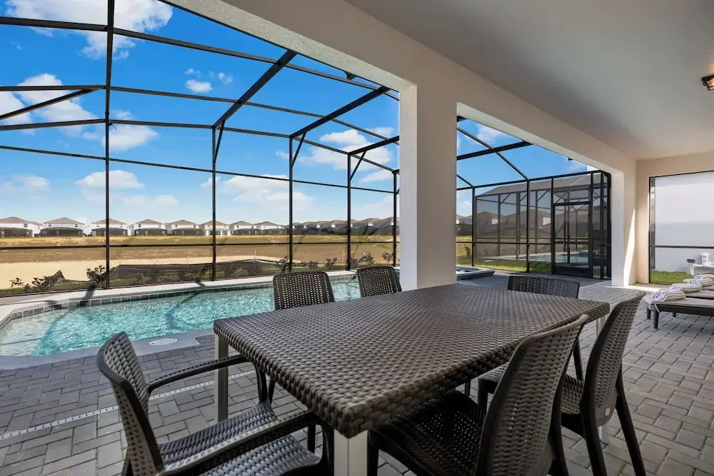 Mahalo Magical Mansion at Windsor Island with Private Pool