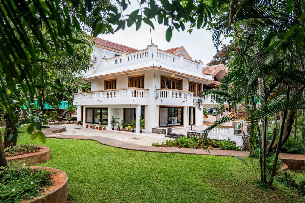 SaffronStays Uno Crest, Lonavala - 4 BDR Artistically Decorated Villa Near Bhushi Dam