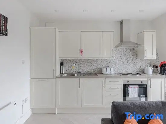 The Foley Residence IV - Fitzrovia - by Frankie