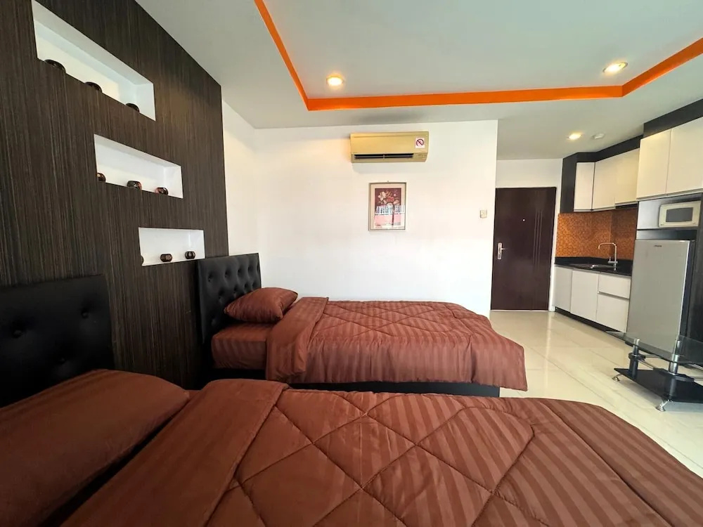 Pool-view Studio With Balcony - New Nordic VIP 4, Pratumnak