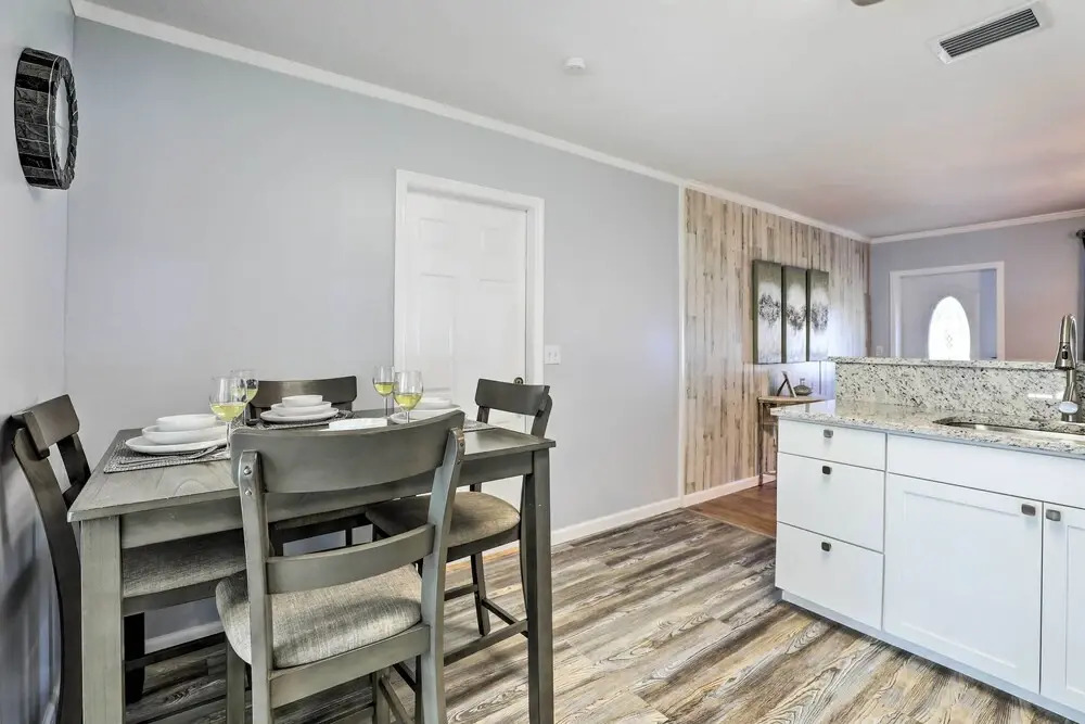 9 Mi to Beaches Home with Pool and Patio in Bradenton