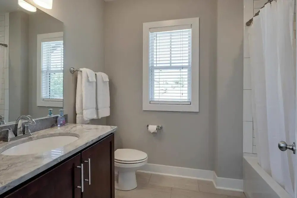 Convenient 4br/3.5ba w/ Deck in 12 South by Domio