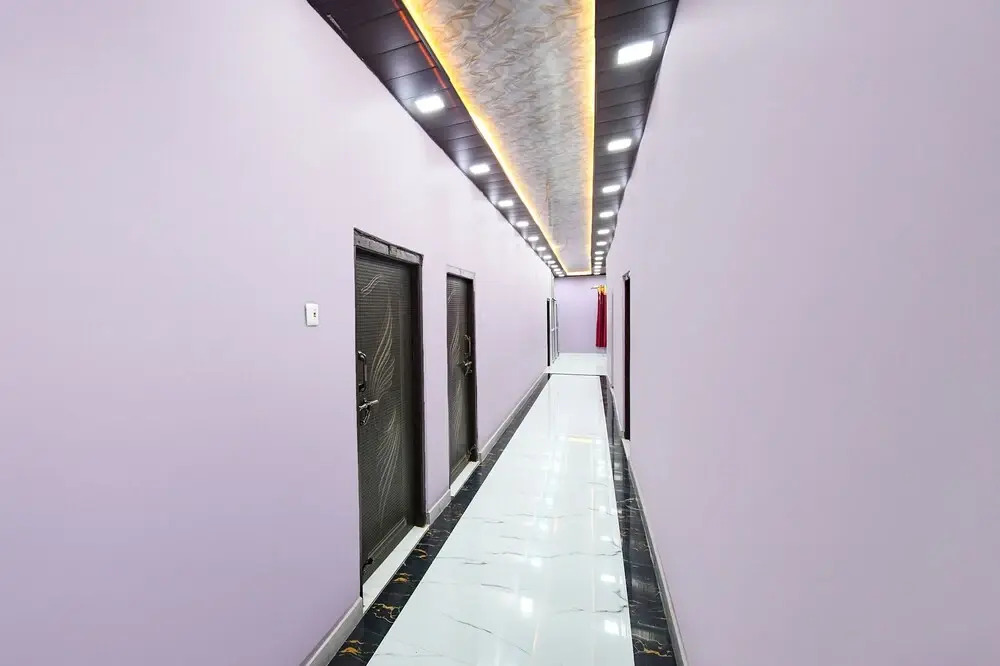 Fabhotel Geeta Bhawan