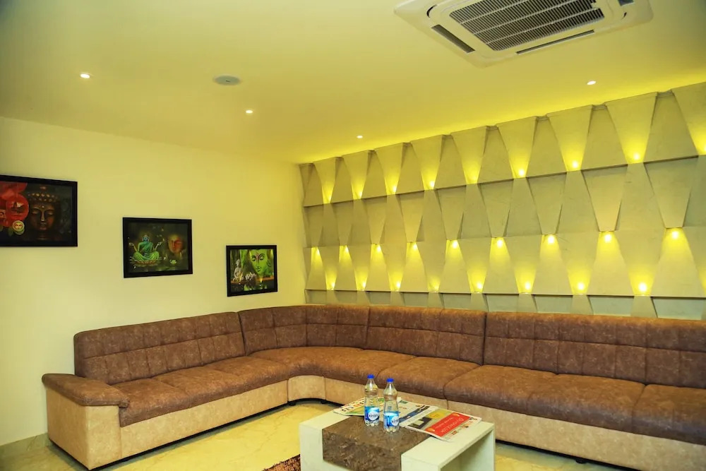 HOTEL KEK GRAND PARK