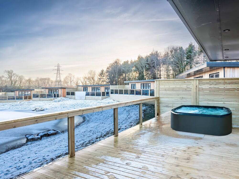 Lodge 2 @ Holmewood Lakes