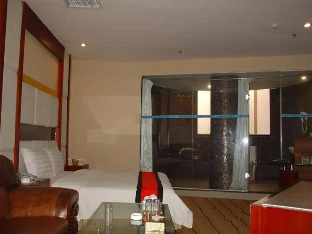 Huaxia Hotel (Zhuhai Doumen Gymnasium Zhongxing South Road)