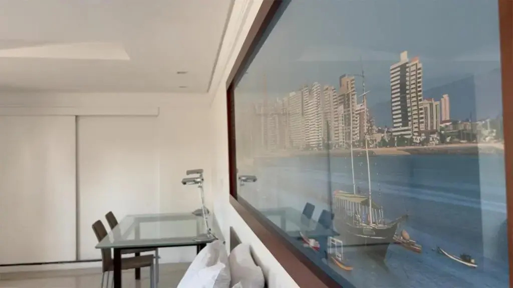 Luxuosa cobertura de 380m² a 850m da Av Beira Mar