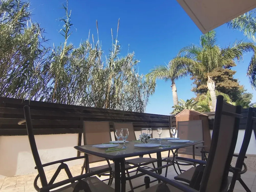 Minas Villa Pool Wifi and Close to Sirena bay