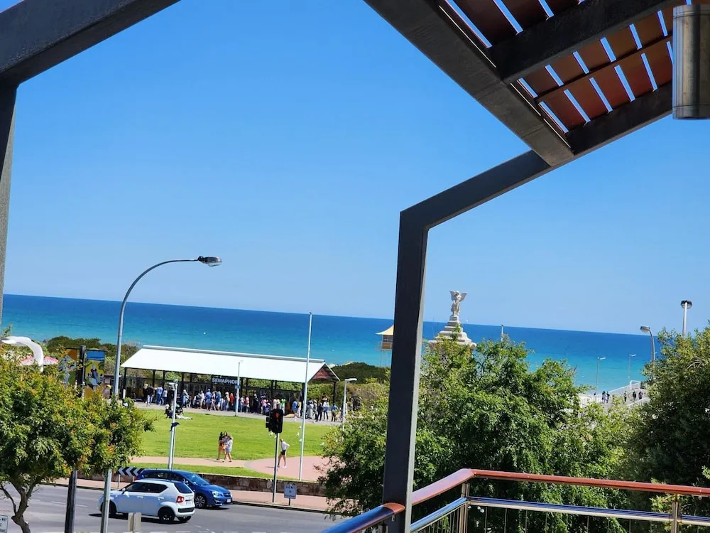 Semaphore Blue Apartments