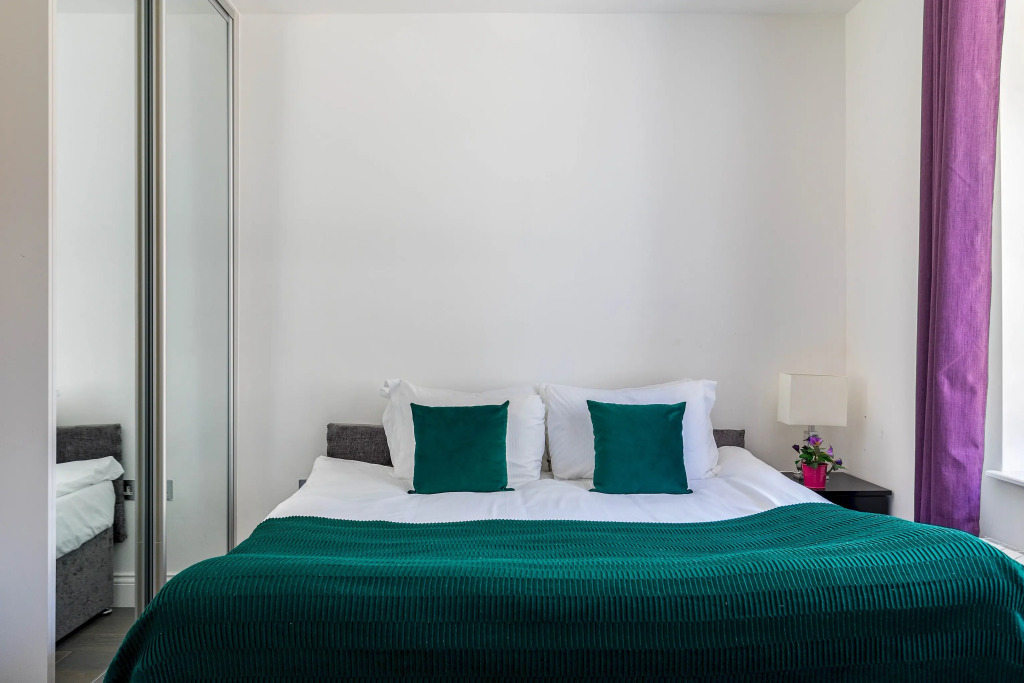 Brand new 3-bedroom with AC in Maida Vale