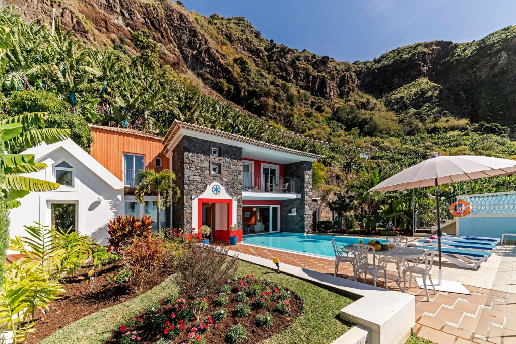 Delightful villa with infinity pool and outstanding views | Villa Do Mar III