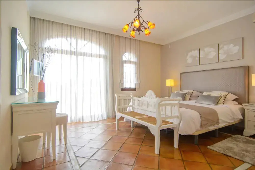 Twelve guest 6bedrooms Villa Montecarlo