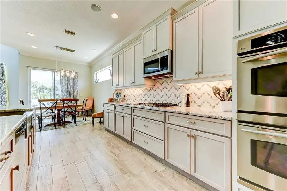 Beachglass, 5 Bedrooms, Sleeps 10, Private Pool, Cinnamon Beach Club House