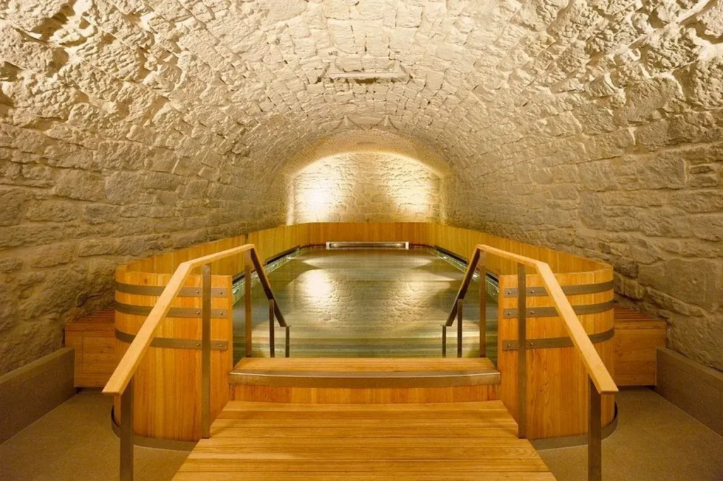 B2 Boutique Hotel + Spa