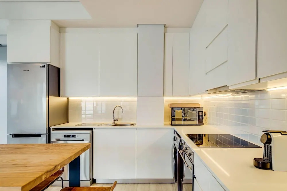 Gorgeous Apartment in Bustling De Waterkant 304 on N