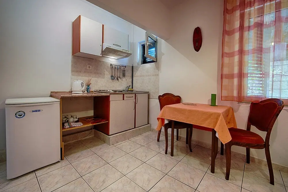 Apartments Malo Lago