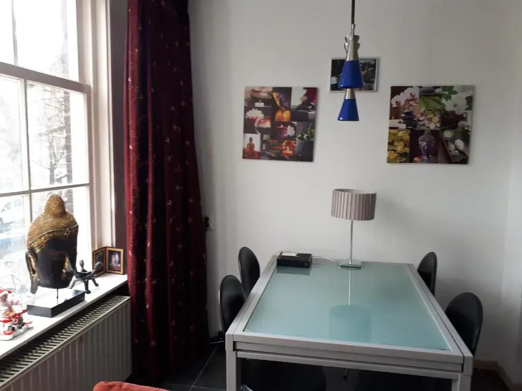Jordaan Canal View Apartment