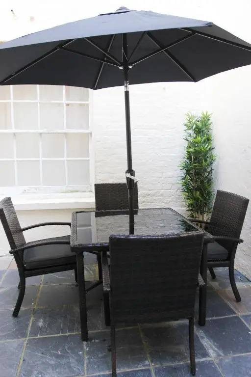 Paddington Patio Apartment