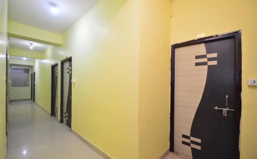 Hotel Reyansh Galaxy By OYO Rooms