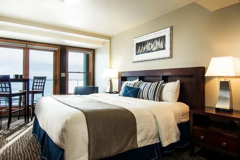 Beacon Pointe Resort