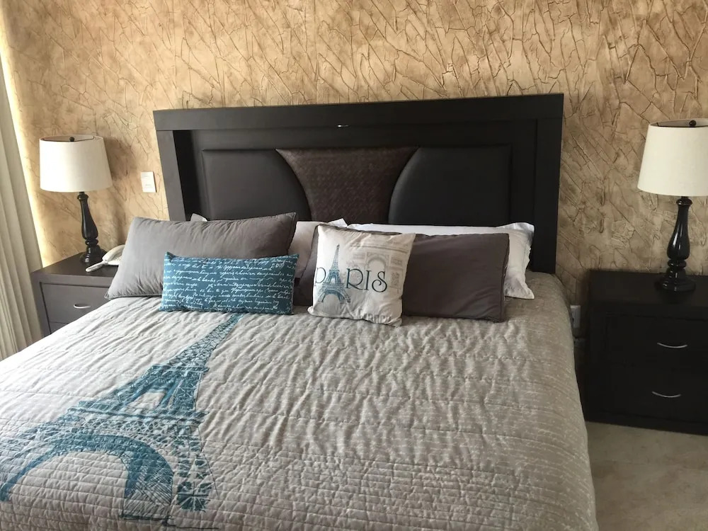 Vista Real Villas