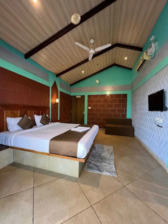 Royal Stone Resort