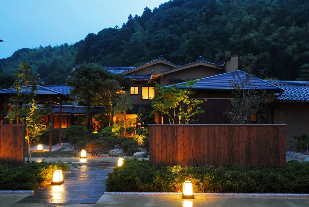 Yuraku