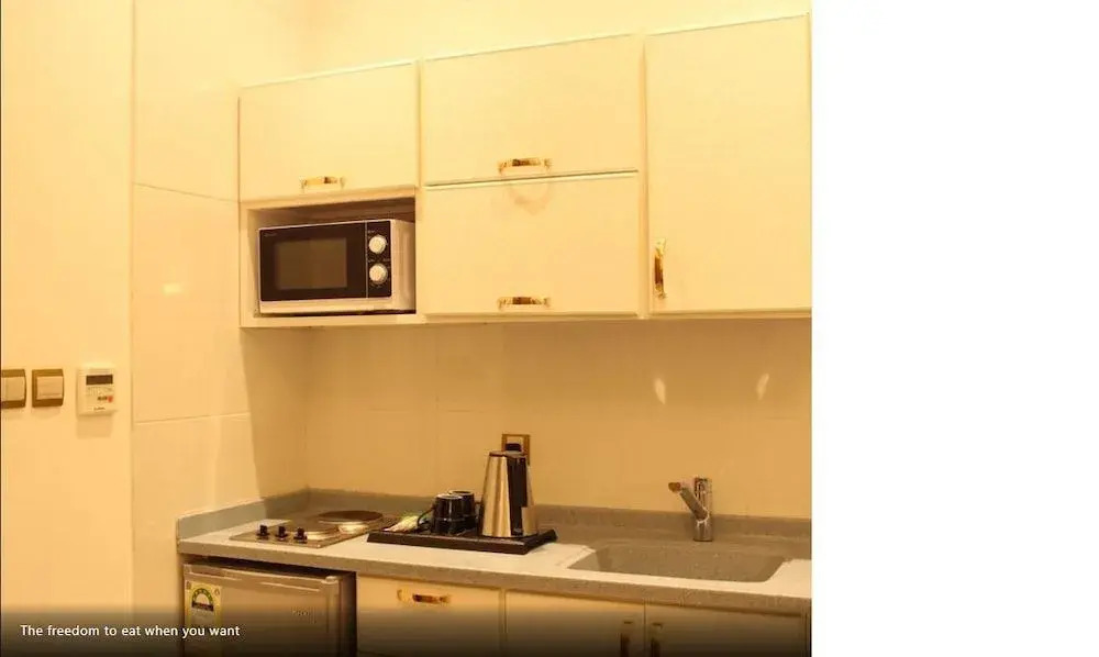 Platinum Al Khamseen Serviced Apartments