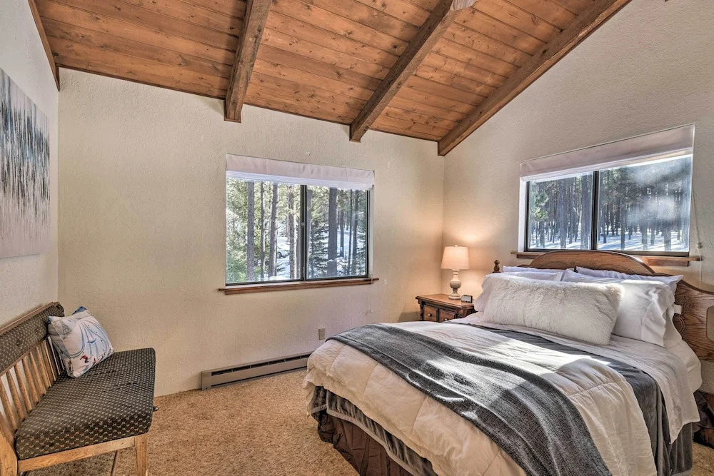 Angel Fire Cabin < 3 Miles to Skiing, Golf & Lake